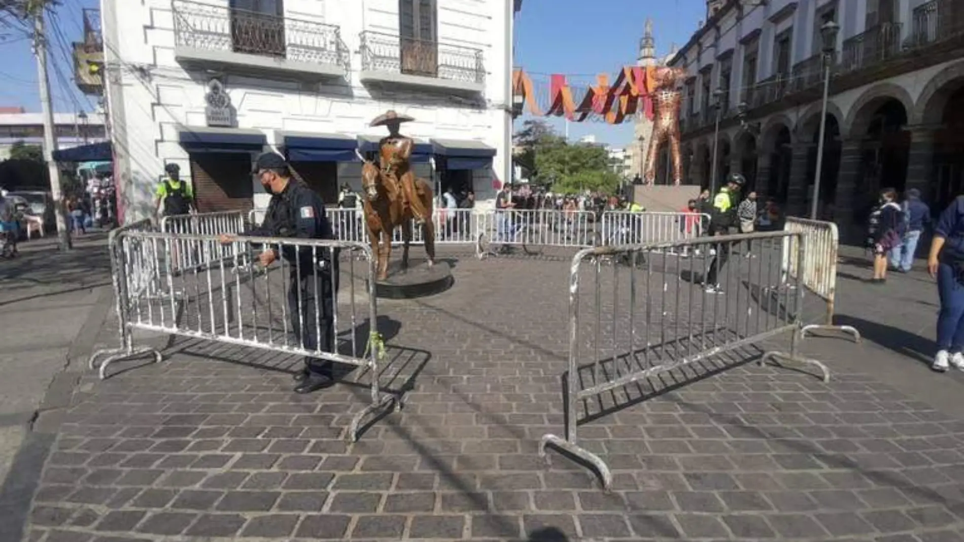 estatua vicente fernández